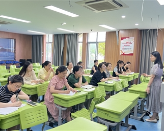 深耕教学，聚力前行——我校英语组开展大组学习活动